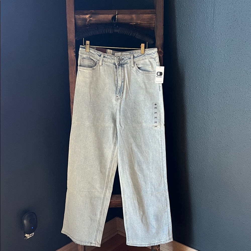 Classic Light Wash Straight Leg Women's Jeans